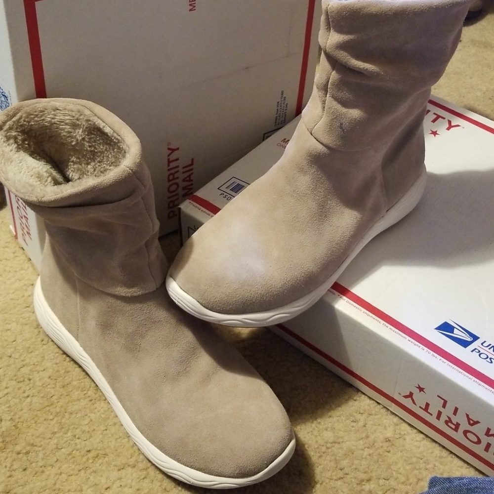 Bare Trail boots!